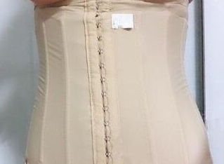 肉眼可见的瘦了