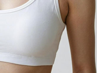 胸部干瘪下垂，像“泄了气的皮球”