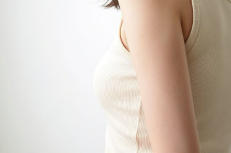 隆胸纠结症必看！假体VS脂肪，到底怎么选才能美得自然又安心